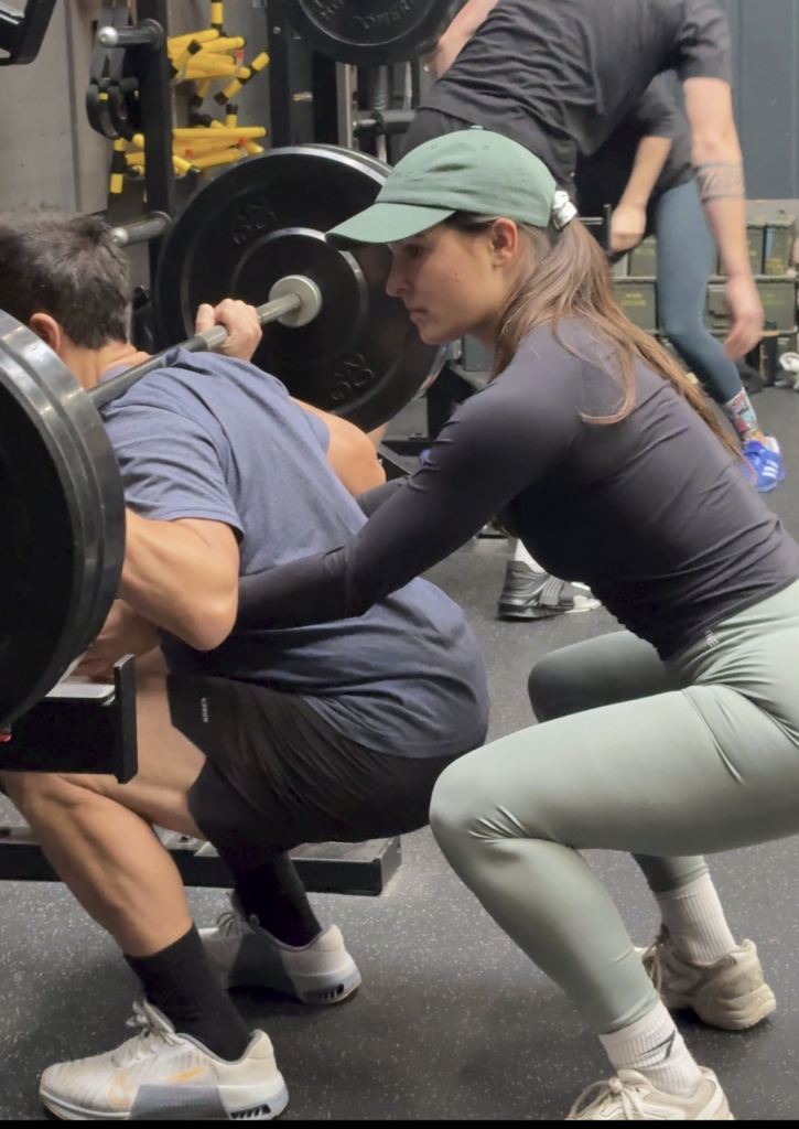 helpen met squatten tijdens het btl evenement