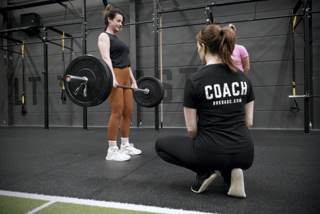 krachttraining gegeven door personal trainer, die focussen op een gezonde leefstijl