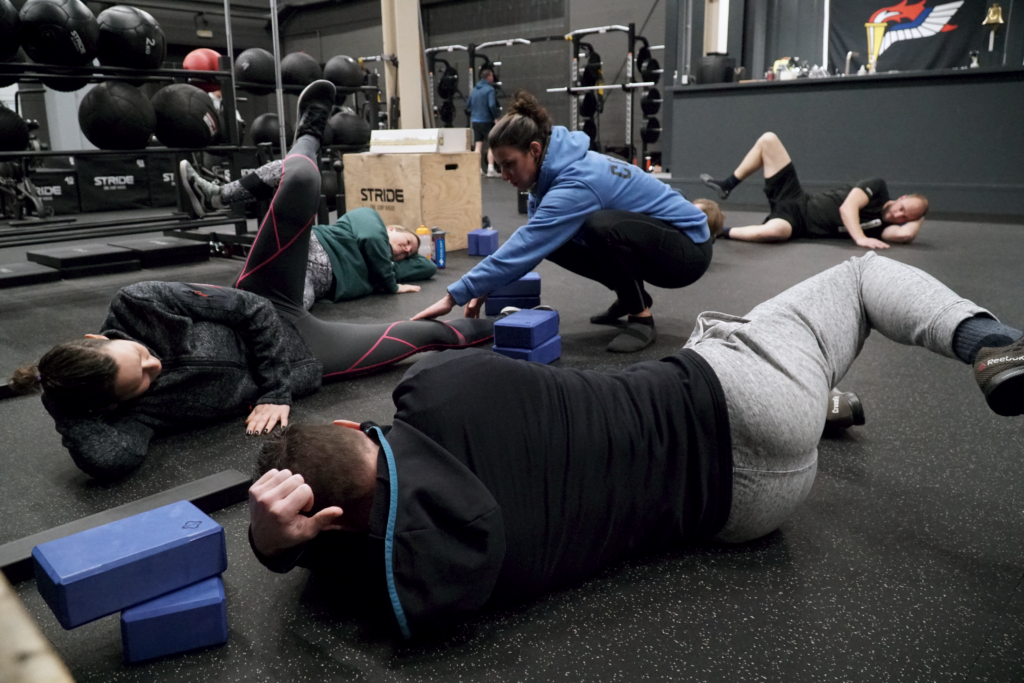 oefening tijdens durability les bij sportschool breda strength & conditioning