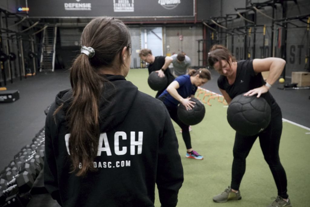 persoonlijke begeleiding tijdens een structural training bij sportschool breda strength & conditioning