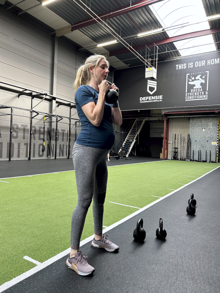 zwangerschap gezond is belangrijk voor zwangere vrouwen die focussen op gezonde voeding, lichamelijke gezondheid en begeleiding